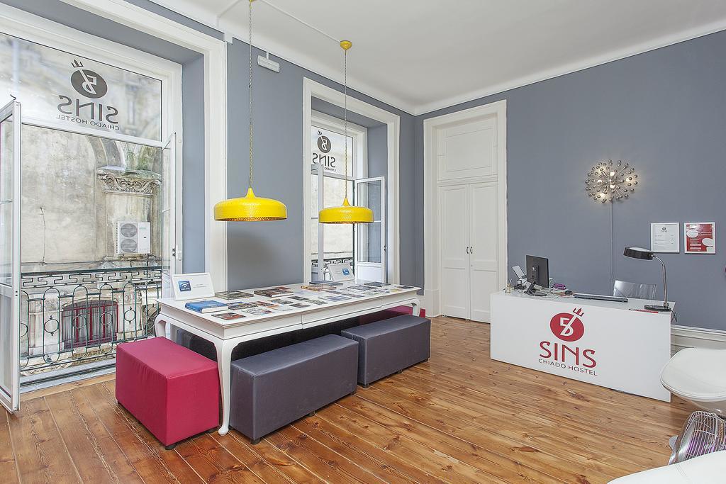 5 Sins Chiado Hostel Lisbon Exterior photo