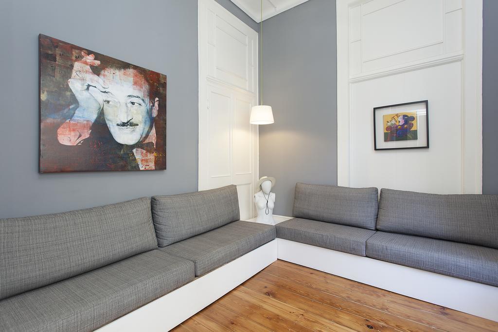 5 Sins Chiado Hostel Lisbon Exterior photo
