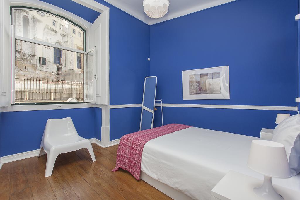 5 Sins Chiado Hostel Lisbon Room photo