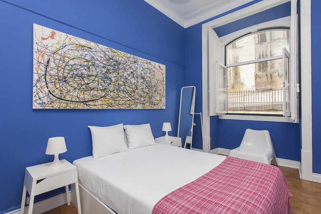 5 Sins Chiado Hostel Lisbon Room photo