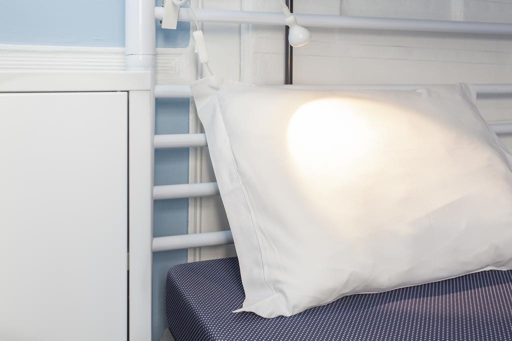 5 Sins Chiado Hostel Lisbon Room photo