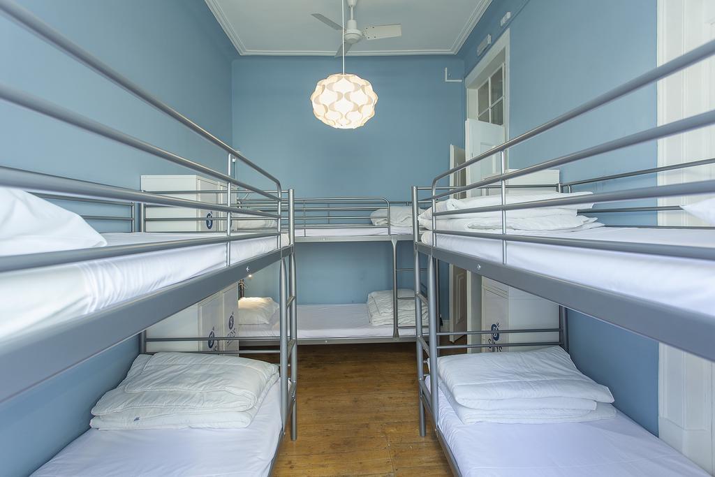 5 Sins Chiado Hostel Lisbon Room photo