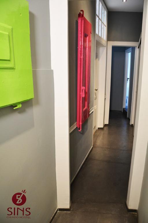 5 Sins Chiado Hostel Lisbon Exterior photo