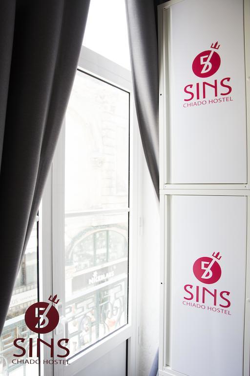 5 Sins Chiado Hostel Lisbon Room photo